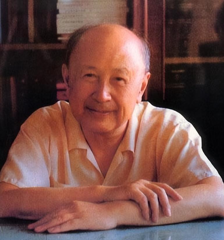 1956年，钱学森配备一辆蓝色轿车当专车，此车全北京就两辆，聂荣臻：赶快换掉！