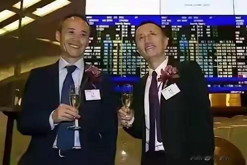 深圳地铁从牙缝中省出来的200亿给万科还债，结果万科却拿着这些钱继续拿地。现在可