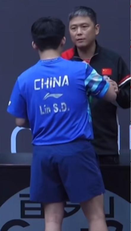 太险啦！林诗栋3:2险胜西多伦科晋级马斯喀特常规挑战赛男单8强！11:4，7: