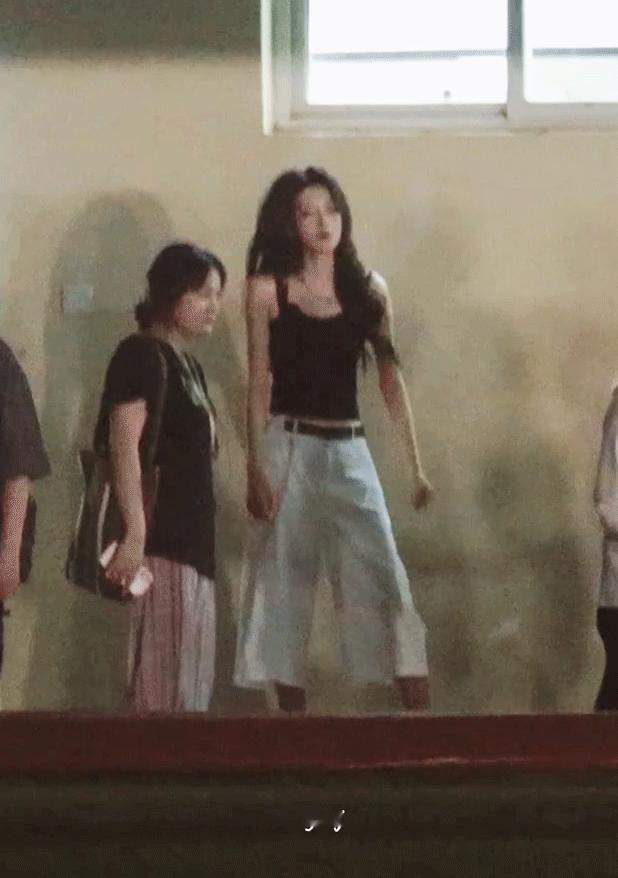 孙怡怎么跟巨人一样