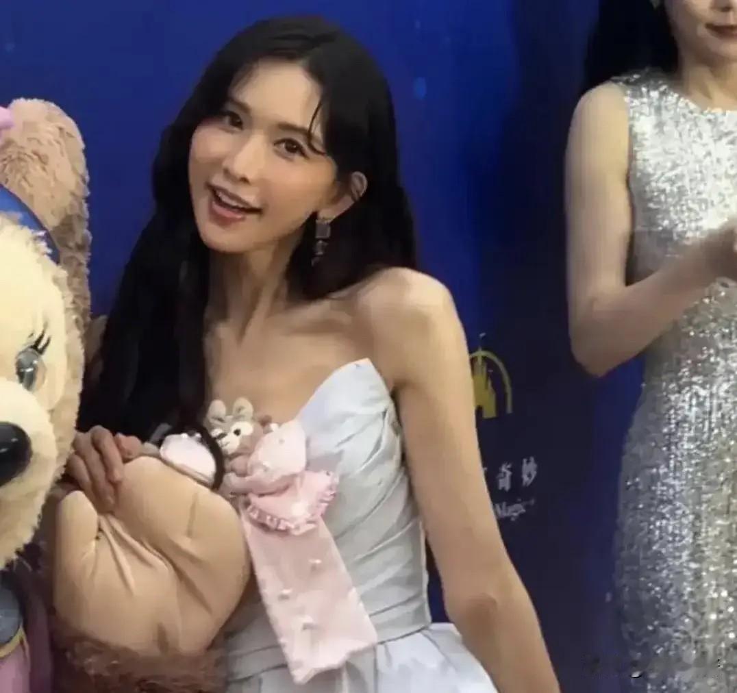 这下真的解释不清了上海迪士尼十周年，请来孙俪、毛晓彤、姚明等顶流，更让人意外的