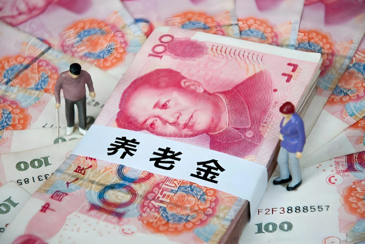 最近，我刷视频的时候看到一条很震惊我的消息，一位已经50岁的阿姨，觉得自己到了退