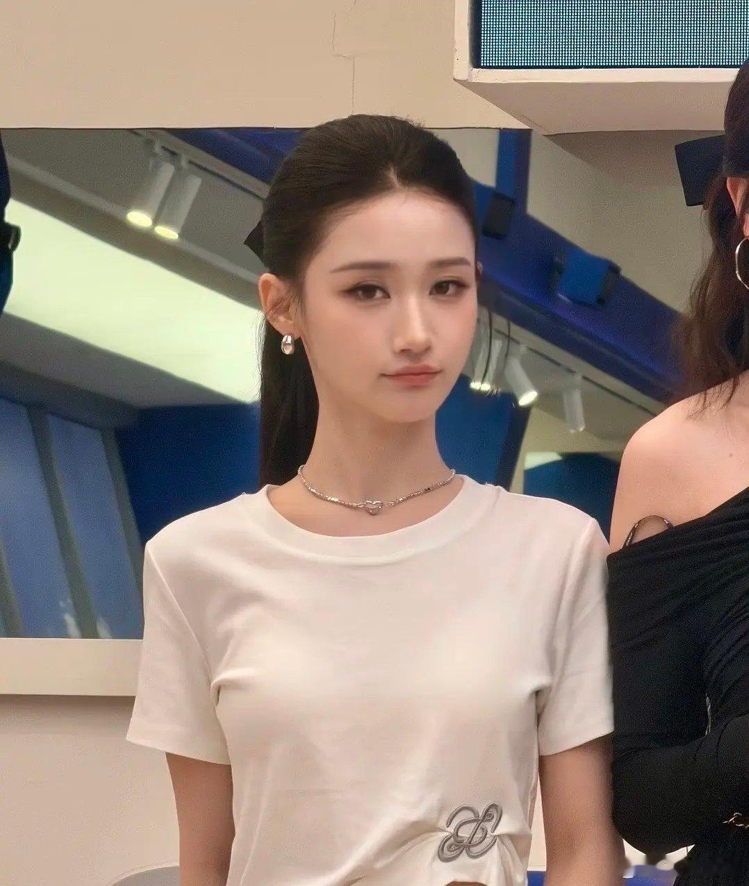 不算顶级吃角度但喜欢何宣林的气质