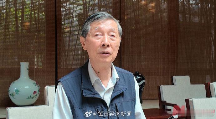 陈立泉院士说我国电池世界领先【国家最高科学技术奖获得者陈立泉：我国电池位居全球