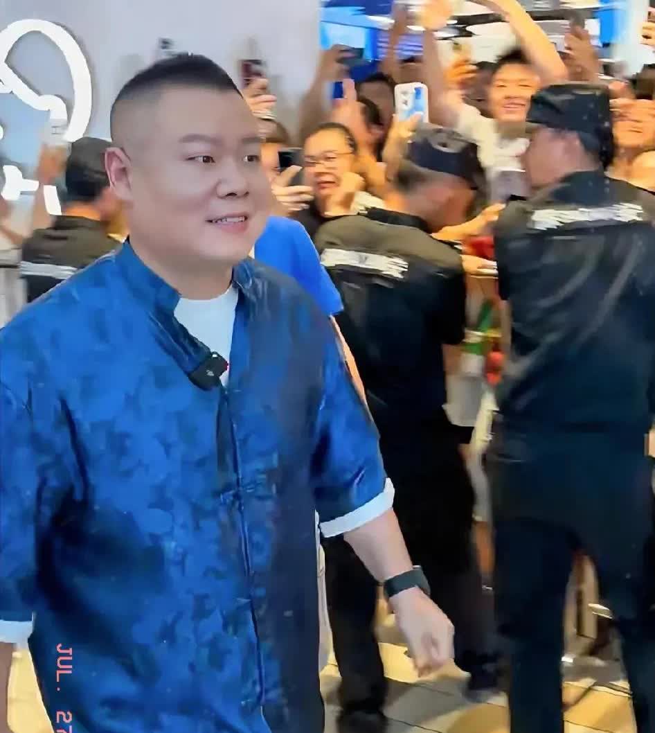 想过岳云鹏会火没想到是因为岳云鹏的“非要唱”演唱会，在首都体育馆举行。