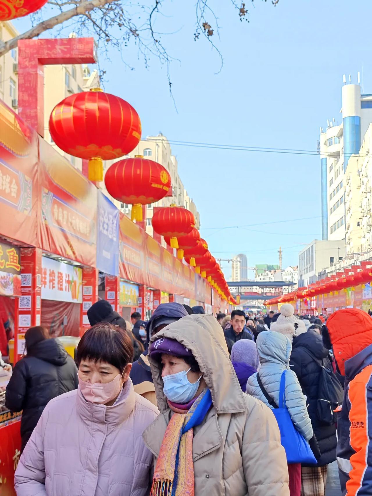 傍晚，五点过后青岛市区过元宵节的鞭炮此起彼伏的响了起来，过节的氛围渐渐的浓烈。