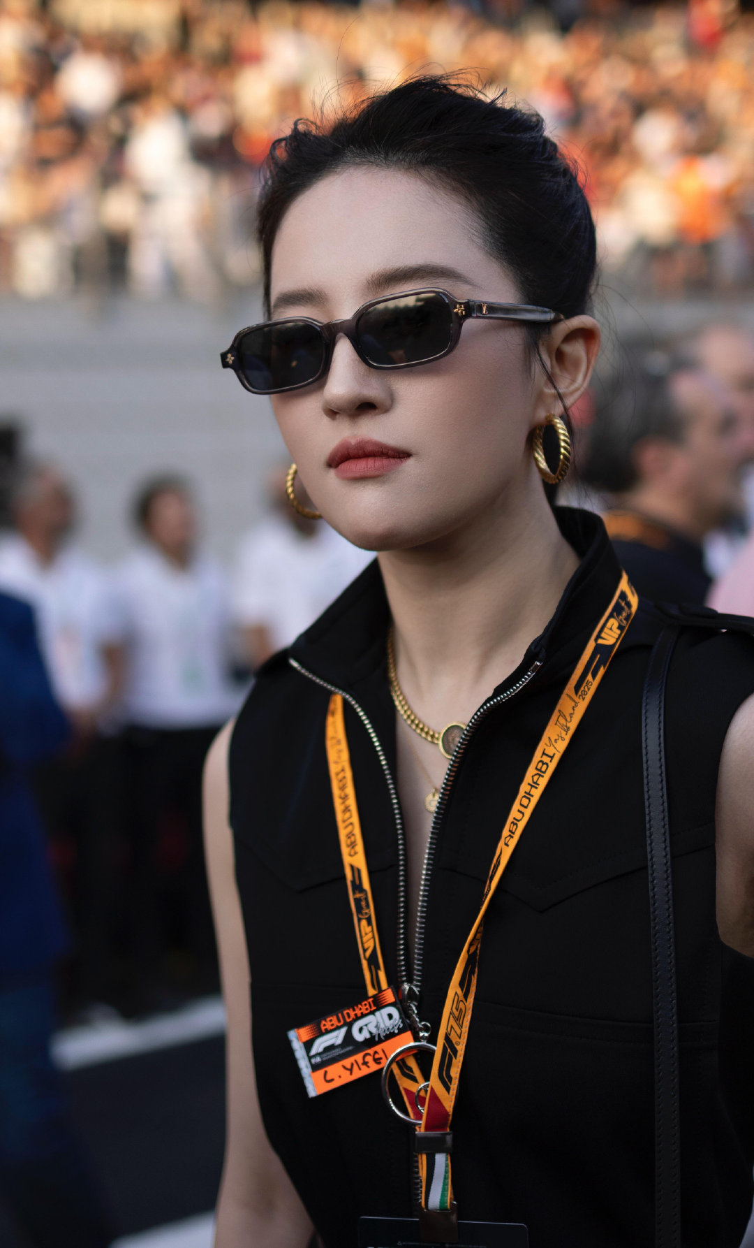 刘亦菲瘦了刘亦菲真的瘦了好多，墨镜一戴也太飒了吧！！