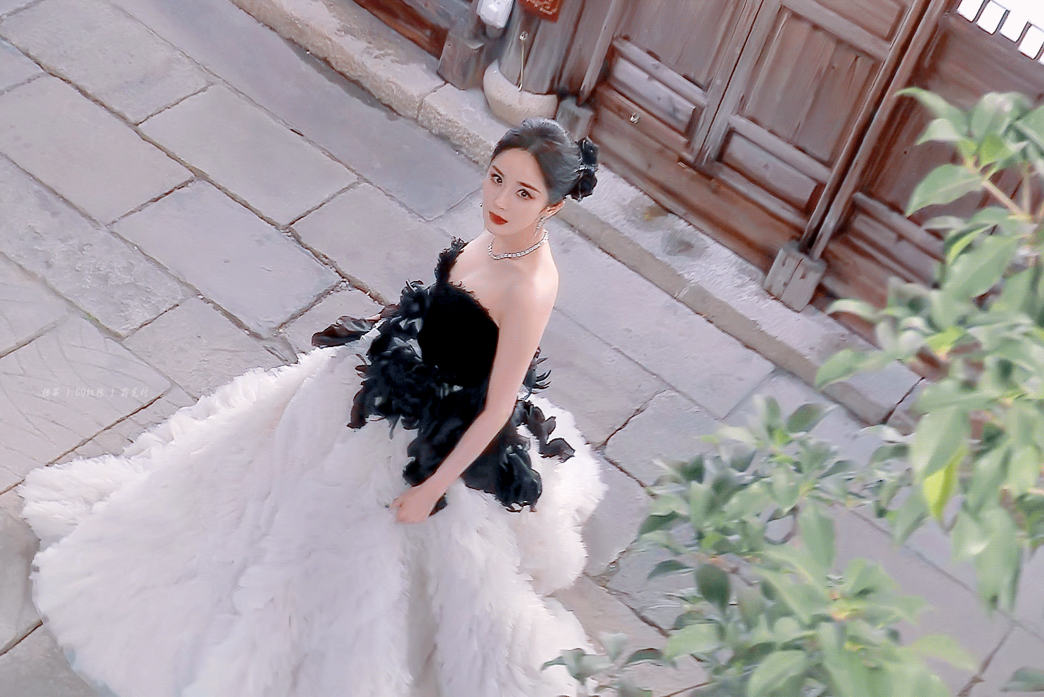 杨幂这次GQ活动是真好看，衣服好看状态也很好，这套造型也挺符合今天主题的​​​