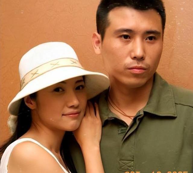 李乃文演了六年的配角，今年突然成了主角。他不靠热搜，不炒人设，一开口，观众就知