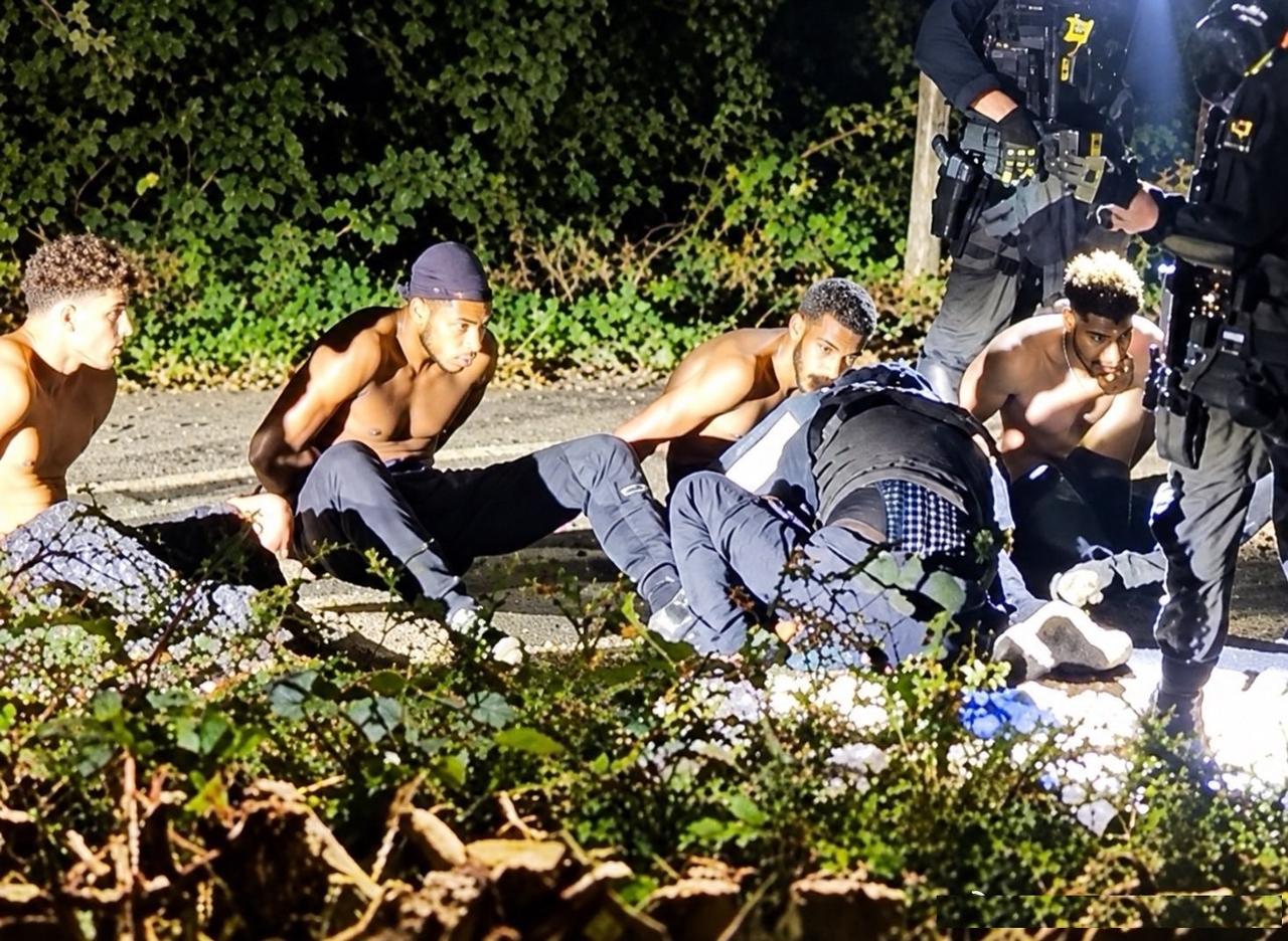 凌晨拦截！5人驾车带炸药，直扑美军对伊轰炸核心基地：只剩最后3公里！9月27日