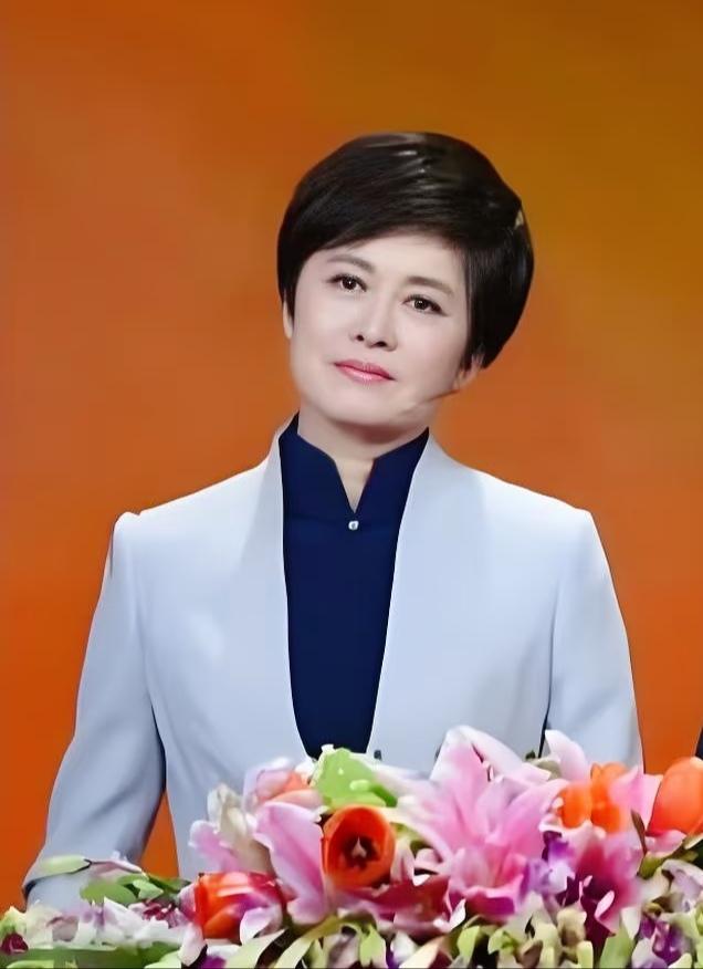 我敢说，敬一丹很大概率，就是蔡磊这艰难人生里，遇到的最能带给他力量和希望的前