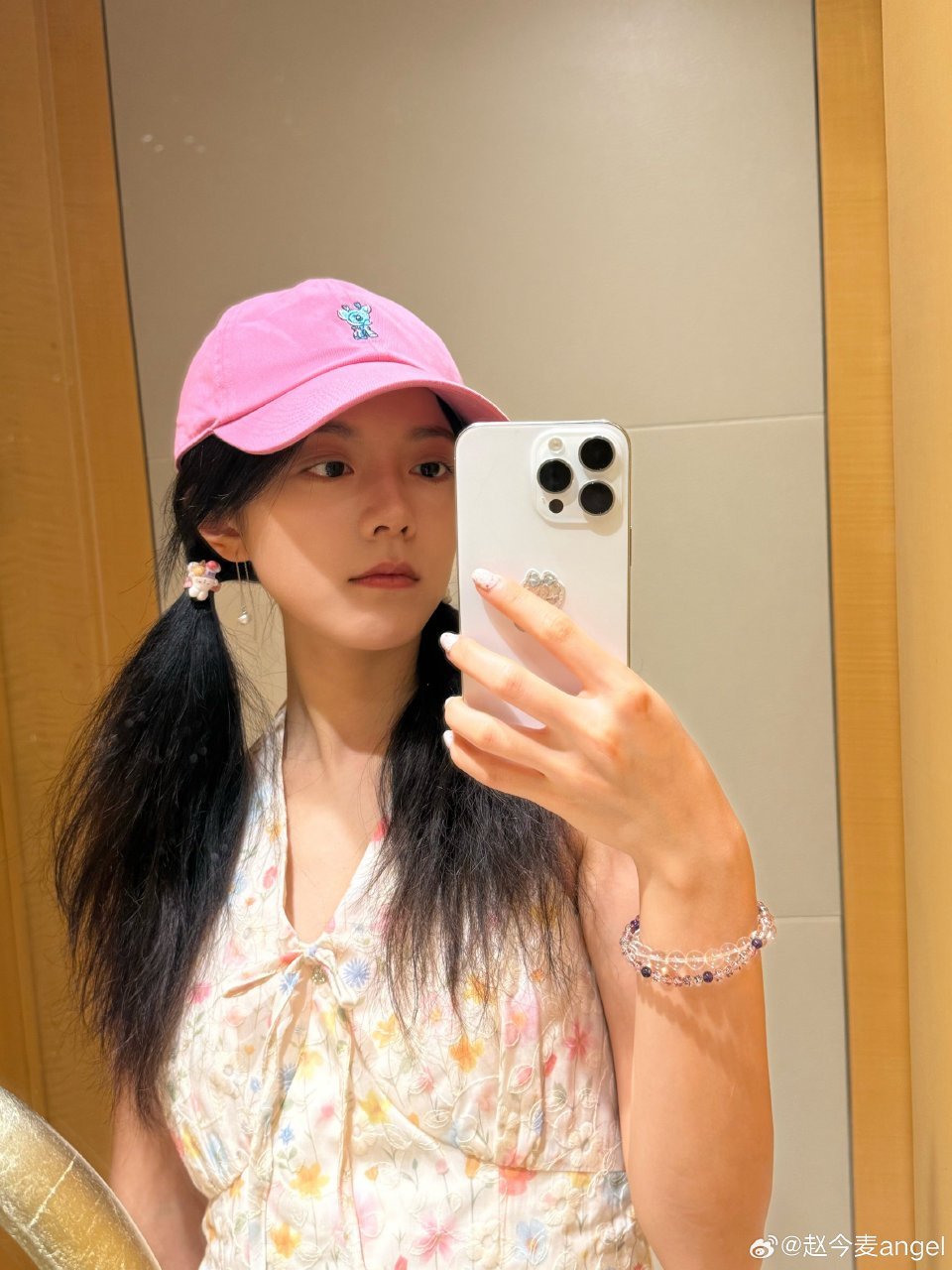 赵今麦被工作室做局了麦麦是一个超级可爱的小女孩！樱桃琥珀特别好看🤩🤩[哇