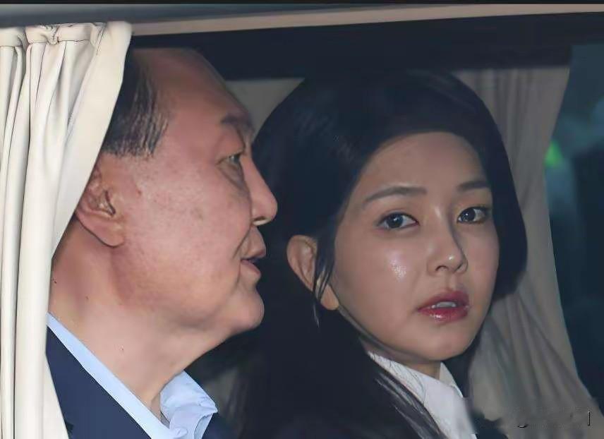 李在明这回对尹锡悦夫妇可是下了狠手，上来就推动