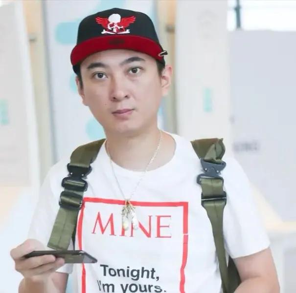 王思聪当爹了，也不知道高兴还是不高兴，如今黄一鸣说不再联系他了！他这个爹是不