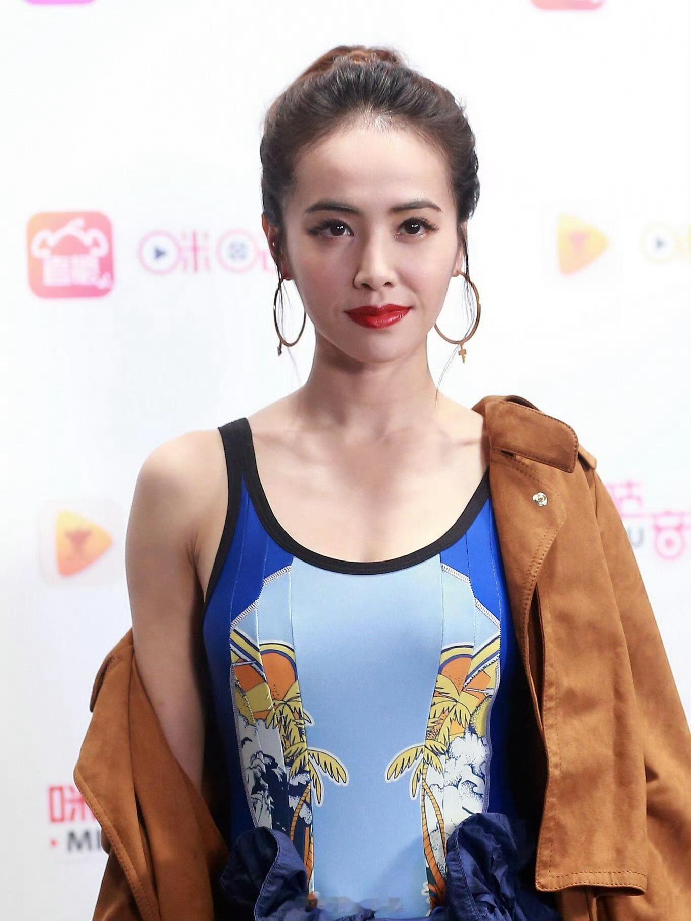 蔡依林泳衣内穿怼脸现场生图好看吗