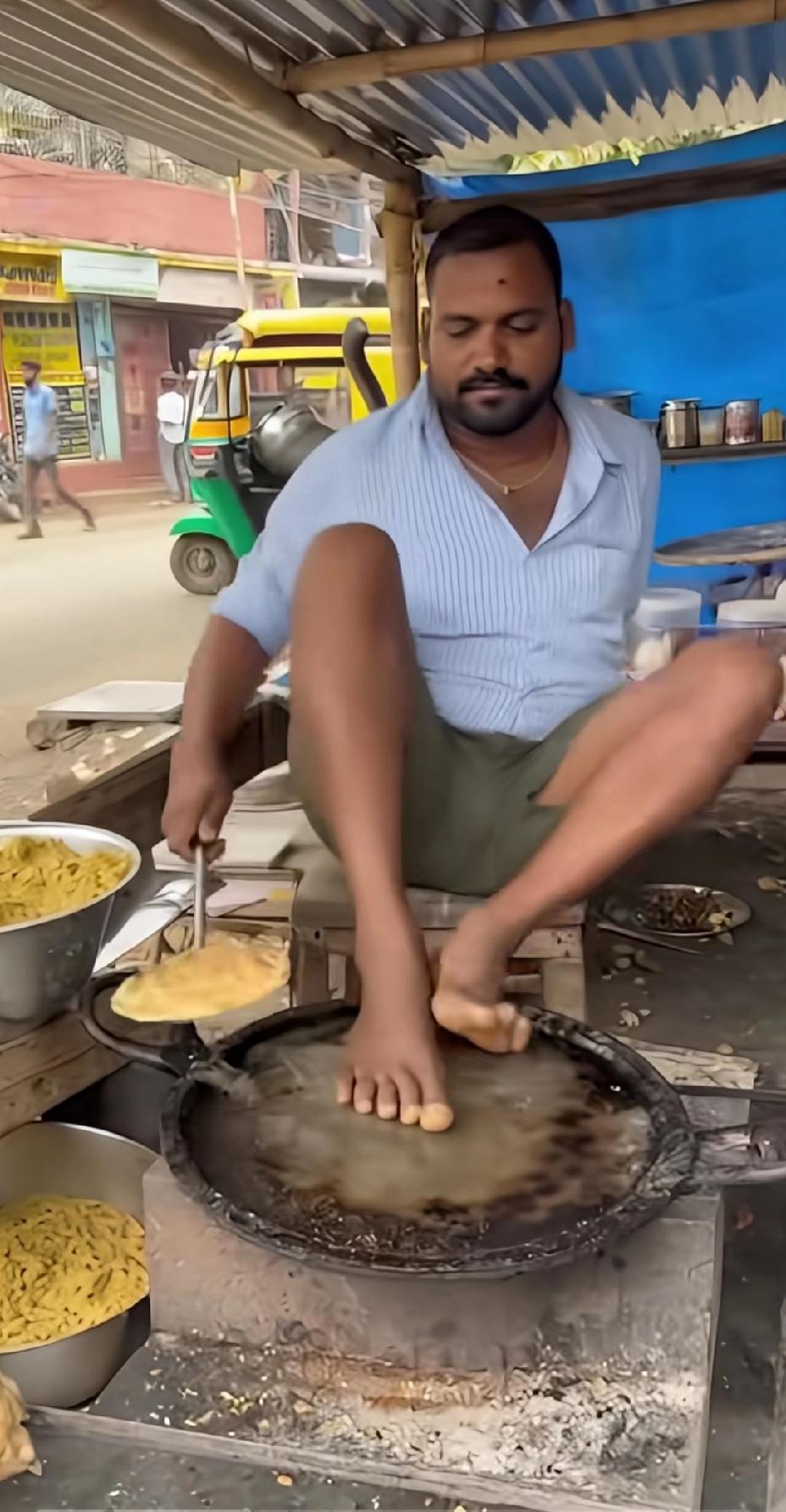 印度真是个奇葩的国家！印度人的很多行为让世人很难理解，把牛当成神崇拜，牛尿当成