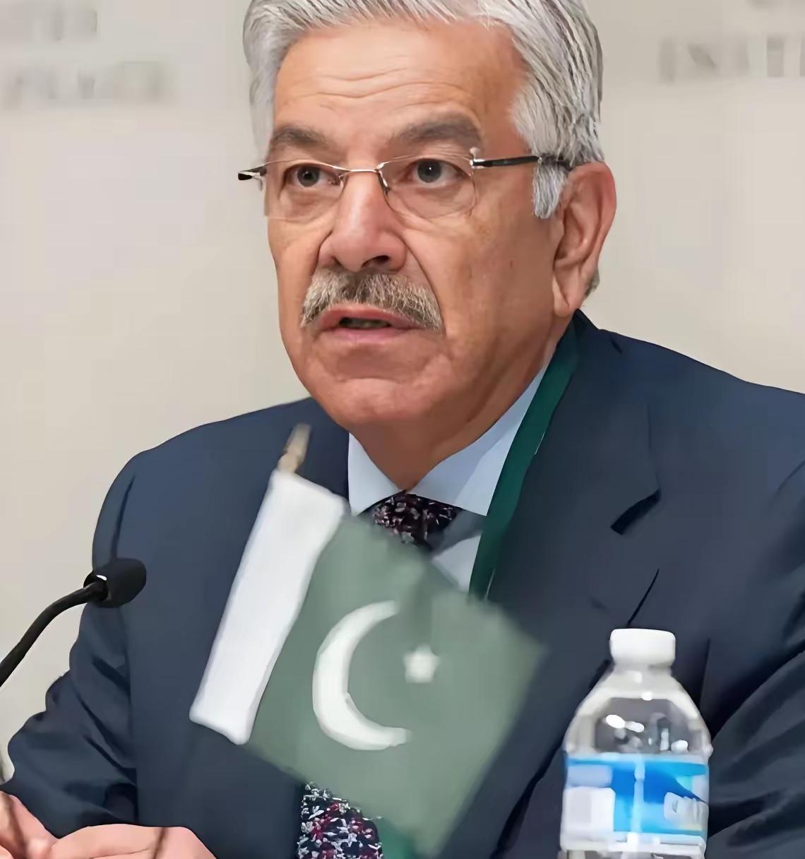 巴基斯坦国防部长阿西夫向全国发表电视讲话,强调所有阿富汗人都必须离境,不论其证件