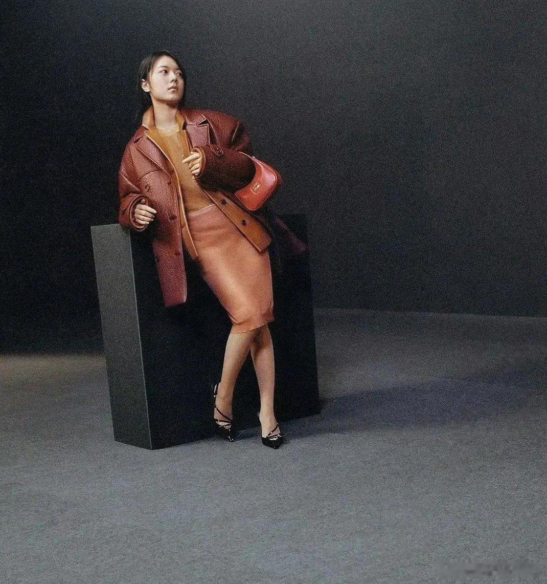 赵今麦这和模特是同一套衣服吗？看来真是人的问题