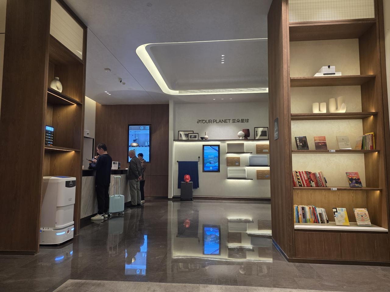 亚朵酒店这一点挺好，及时搜集客户意见。