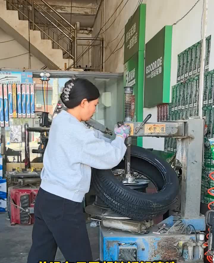 4s店维修三大坑，看看您踩过几个？·一、发动机深度清洗。普通车无需频繁拆解清