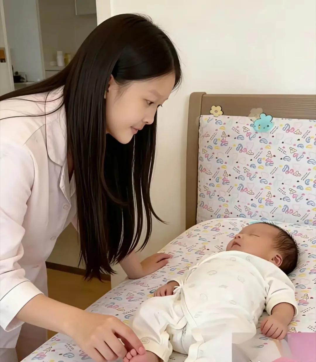 马筱梅是真的对小玥儿好要不也不会有小玥儿这么深情的看着刚出生的孩子说实话