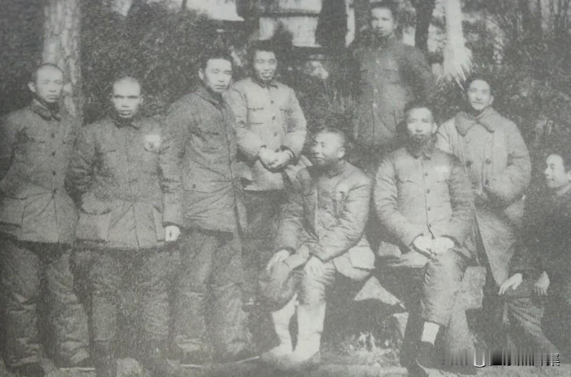 1949年12月17日，粟裕在杭州召集七兵团，九兵团领导开会，研究攻打舟山群岛等