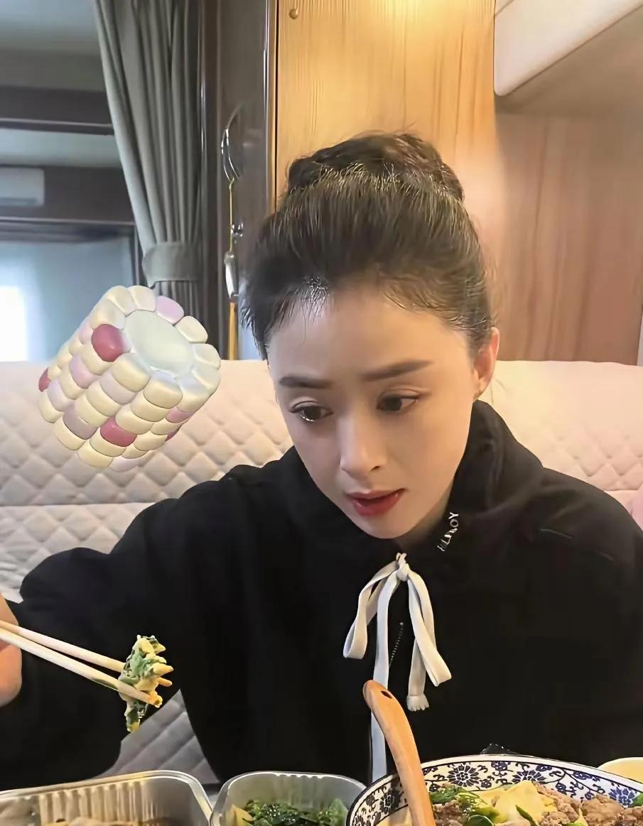 蒋欣的“减肥逆袭”绝了！大骨架也能瘦成锥子脸，这状态谁看了不羡慕蒋欣的减肥