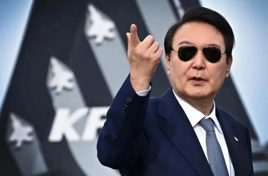 就在刚刚 韩国突然宣布了！ 前总统尹锡悦，一个本就身处首尔拘留所的风云人