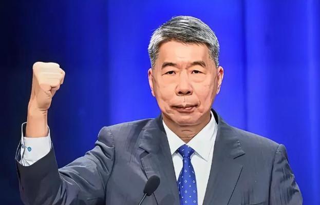 就在刚刚5月9日，张亚中直接公开发声炮轰国民党高层，还直言喊话郑丽文，