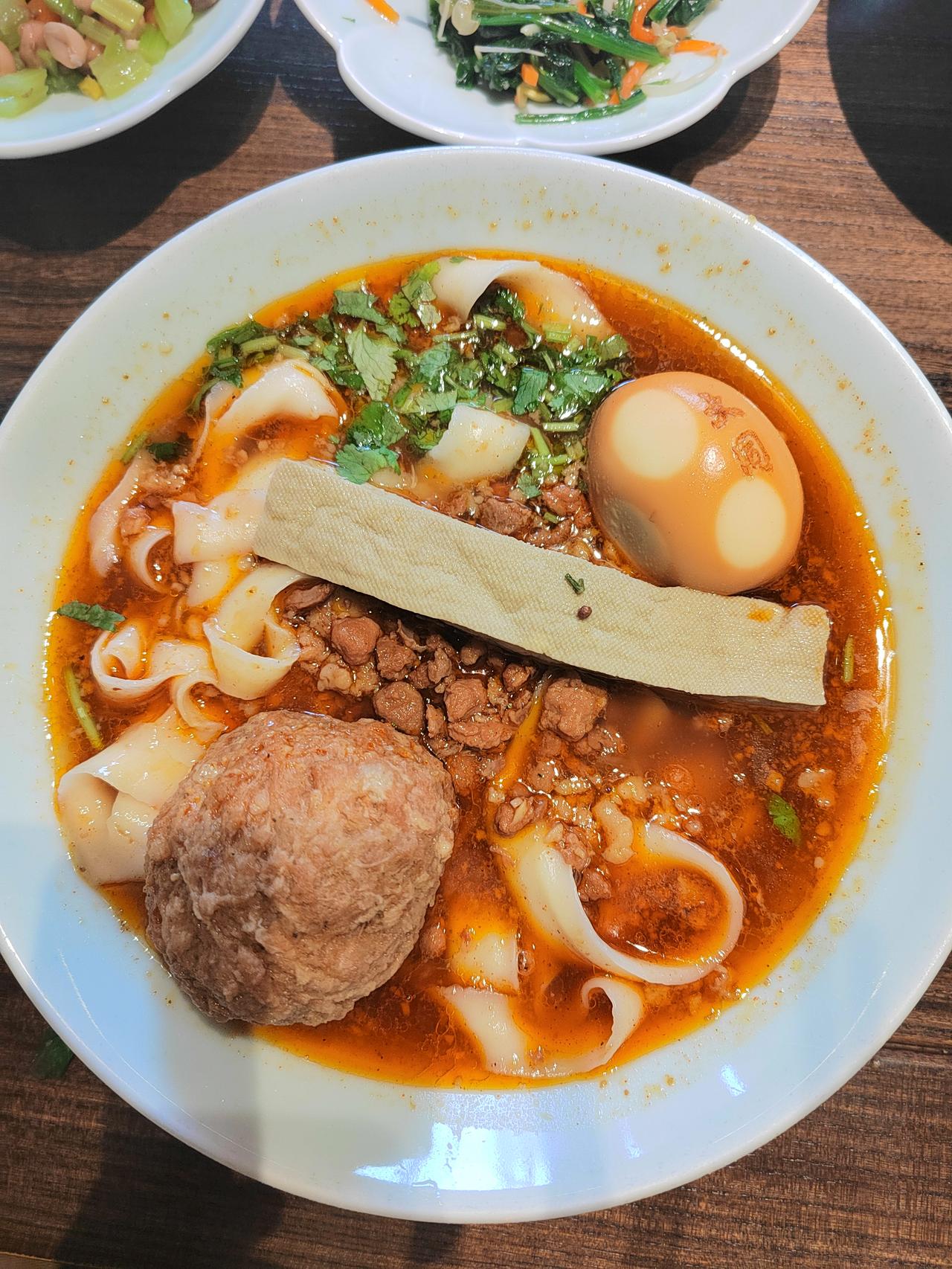 职场职场中必备的燃料：1.可以迁移的技能，而不是只适用于一家单位的技能2.对