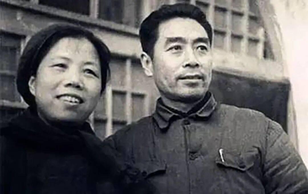 1979年，邓颖超同志谈起往事，语气斩钉截铁：“恩来绝不会在毛主席不知情的情况下