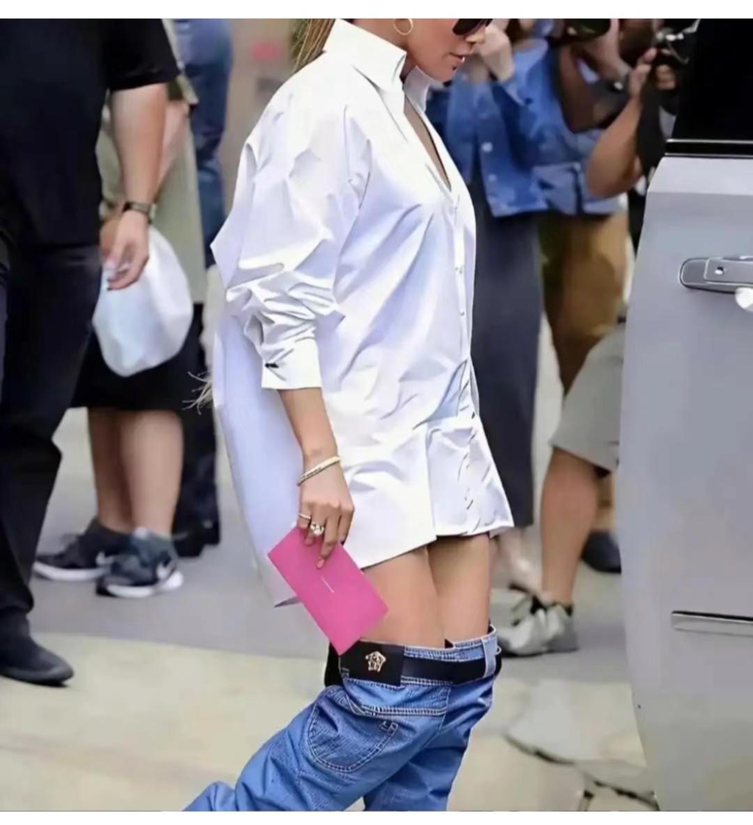 看了半天以为是裤子掉下来了呢。