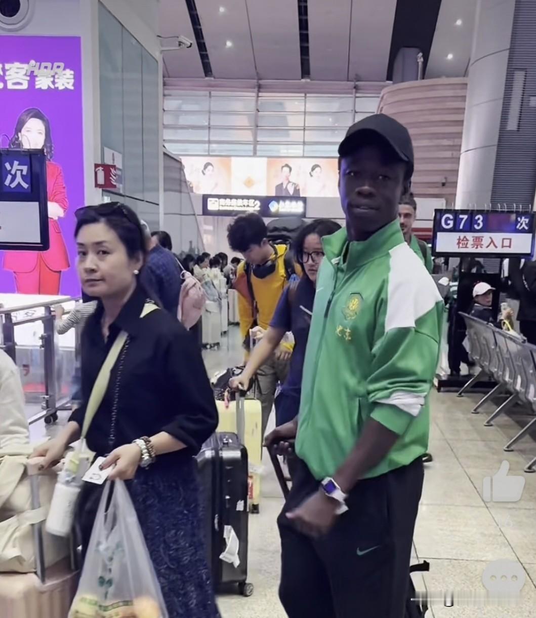今天下午，北京国安全队兵发青岛，正式开启中超收官阶段的魔鬼赛程。客场挑战青岛海牛，只是密集赛程的开端