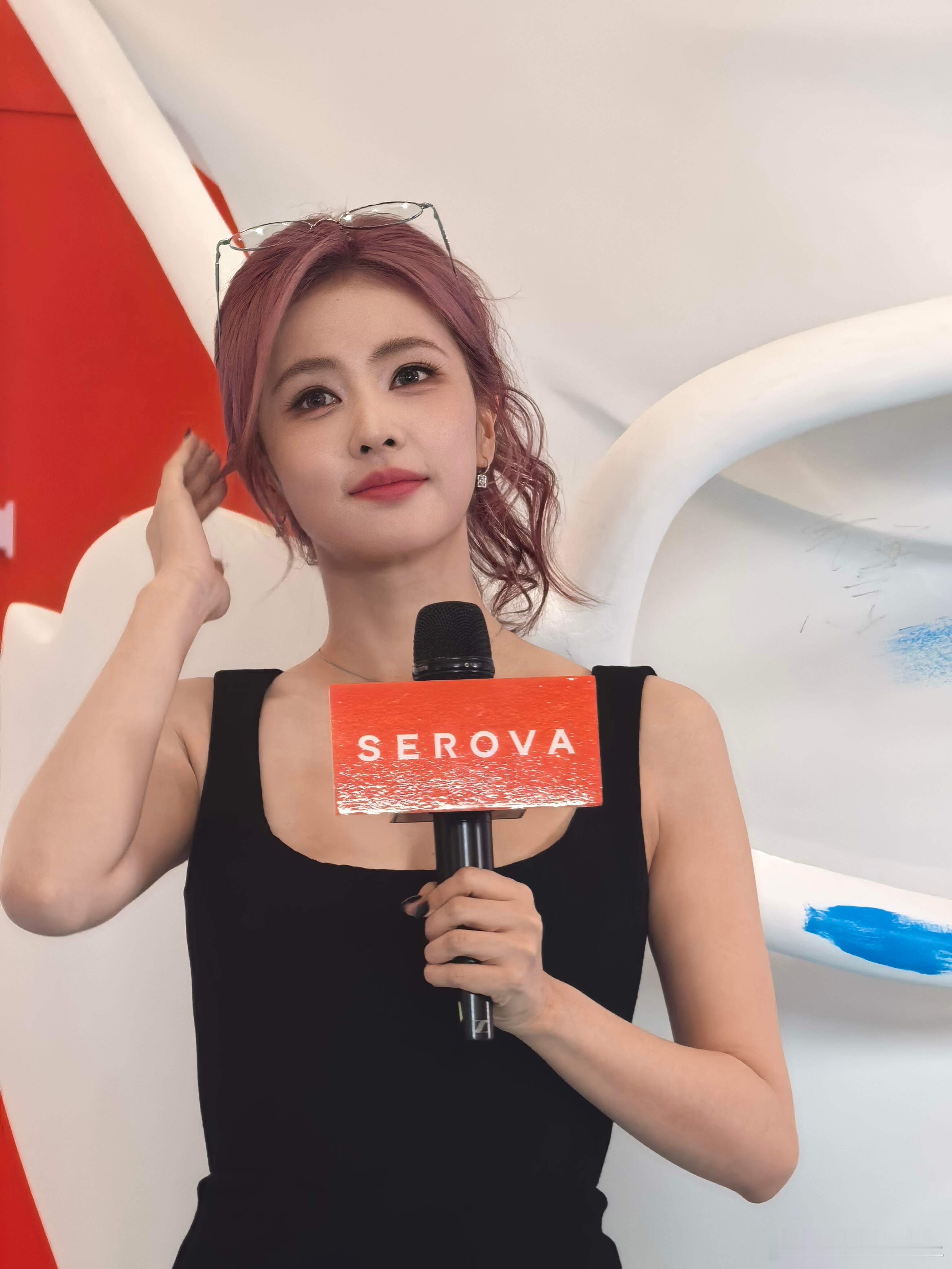 如此直观的美貌白鹿粉发黑裙造型白鹿粉发黑裙主人级别的白鹿粉发活动路透​​​