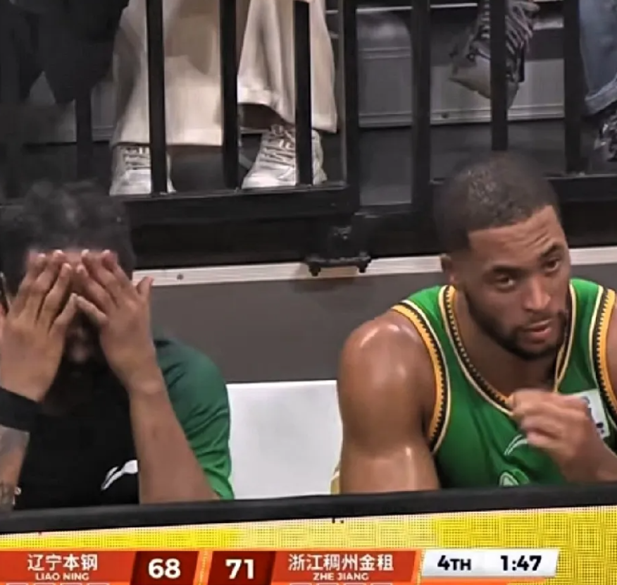 两场关键的卡位战，辽宁队输给了浙江，而广东队也输给了福建。这种情况下，辽宁队