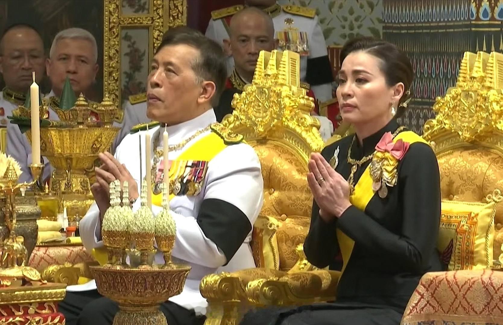 王室王室泰国王室素娘娘2025年11月25日，狗哥素娘娘出席拉玛六世逝世百年祭