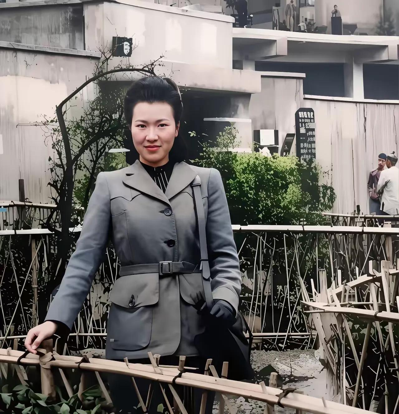 99岁离世，家里翻遍没找到一分钱存款。衣柜里几件洗到发白的蓝布衫，沙发弹簧都露在
