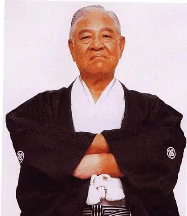 最大的台独分子，再也藏不住尾巴，终于露出来了肮脏的脑袋！原来，最大的台独分子不都