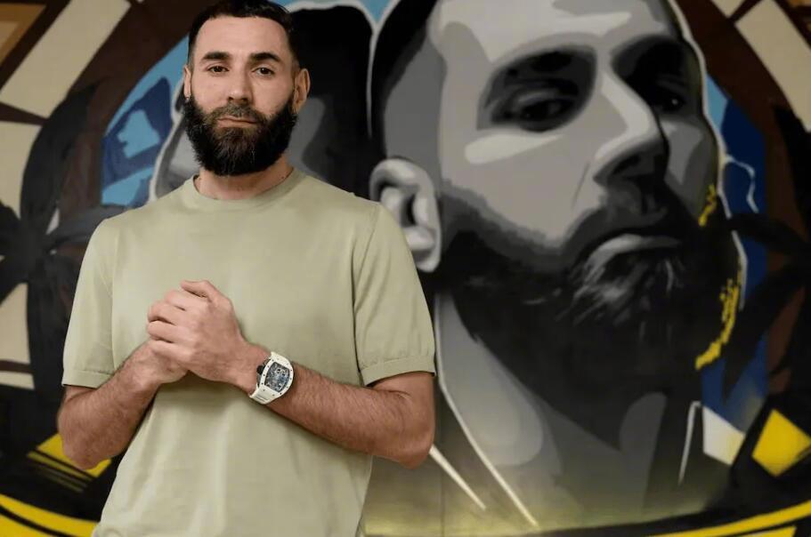 据《阿斯报》皇马方面记者JoseFelixDiaz的报道，本泽马已经接近结束