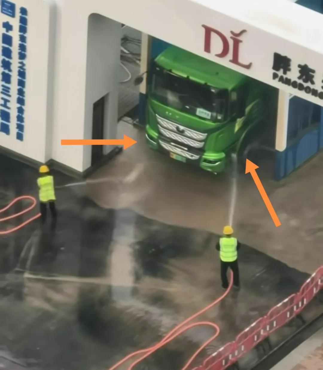 出“东大门”绿色货车！！！！！！