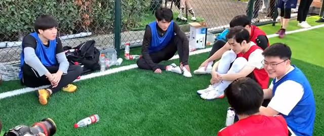 严君泽深情感谢RNG老板, 牙膏只玩真实, 离队时直接拒绝经理要求