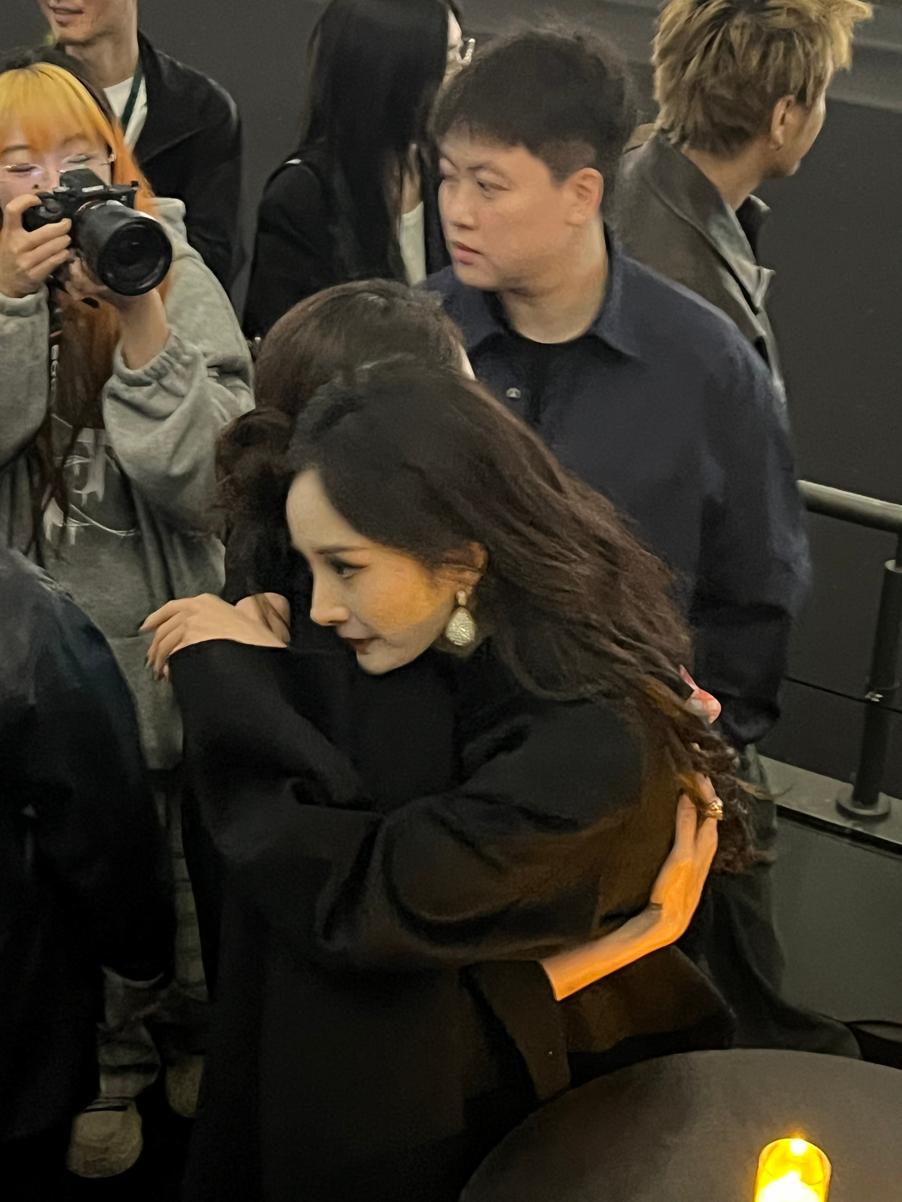 哎呀呀🥺杨幂afterparty后的抱抱一把搂过来软软贴贴​​​