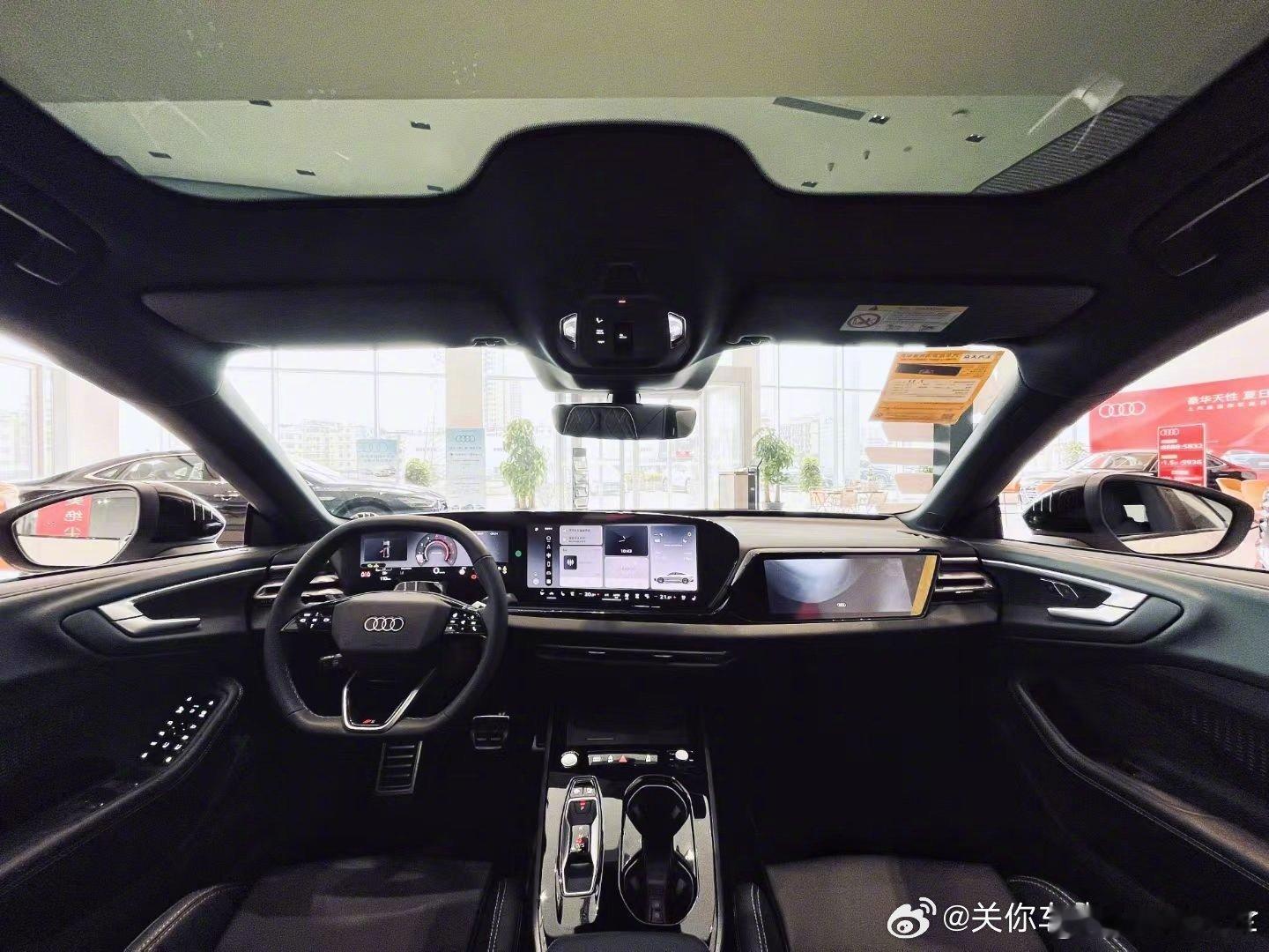 上汽奥迪A5L现已到店如果你不是新能源爱好者，但是你又想拥有智驾，那么全新上汽奥