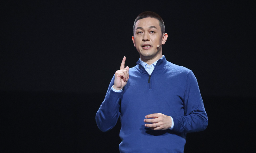 蔚来老总李斌是一个非常自信的人，自认为蔚来的新能源汽车可以和保时捷相提并论，并且