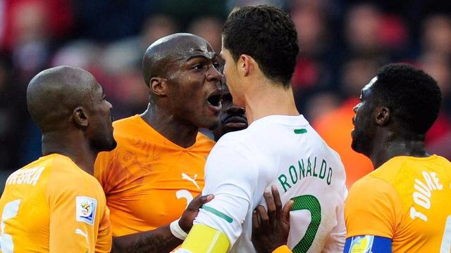 36年等待终圆梦!荷兰2-1逆转巴西,斯内德造乌龙+头槌绝杀送五星军团出局