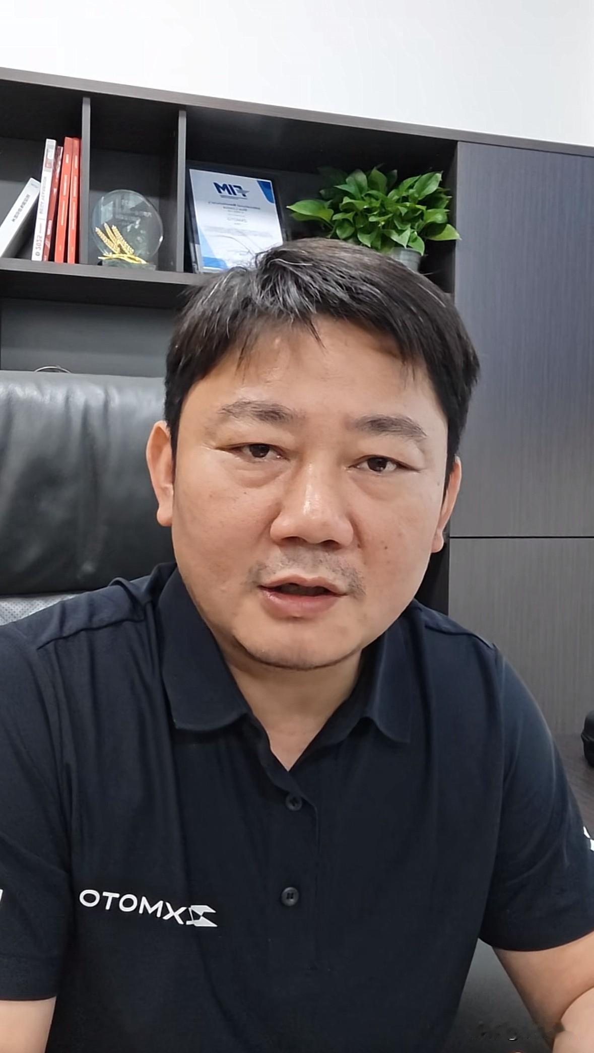 张雪帮凯越发声：互联网不是法外之地，支持凯越维护自身权益。希望不是同行所为，这样