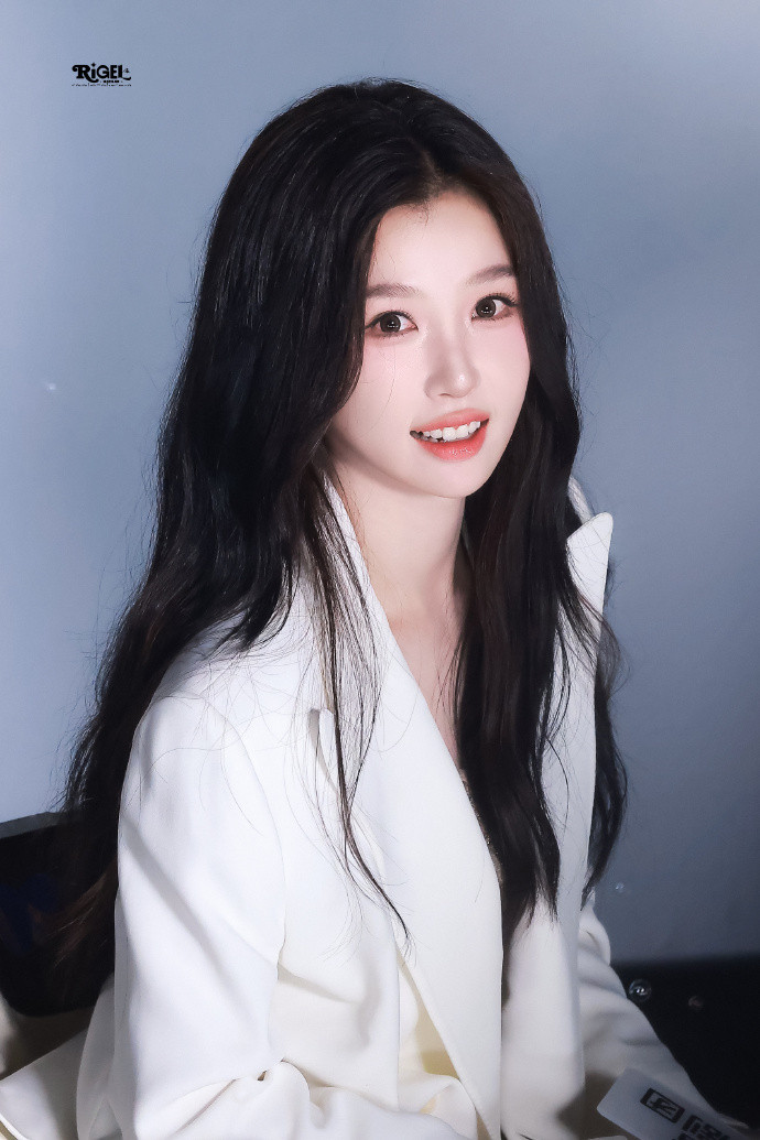 虞书欣姐感辣妹这个虞书欣完全姐姐来的呀穿搭也是绝了