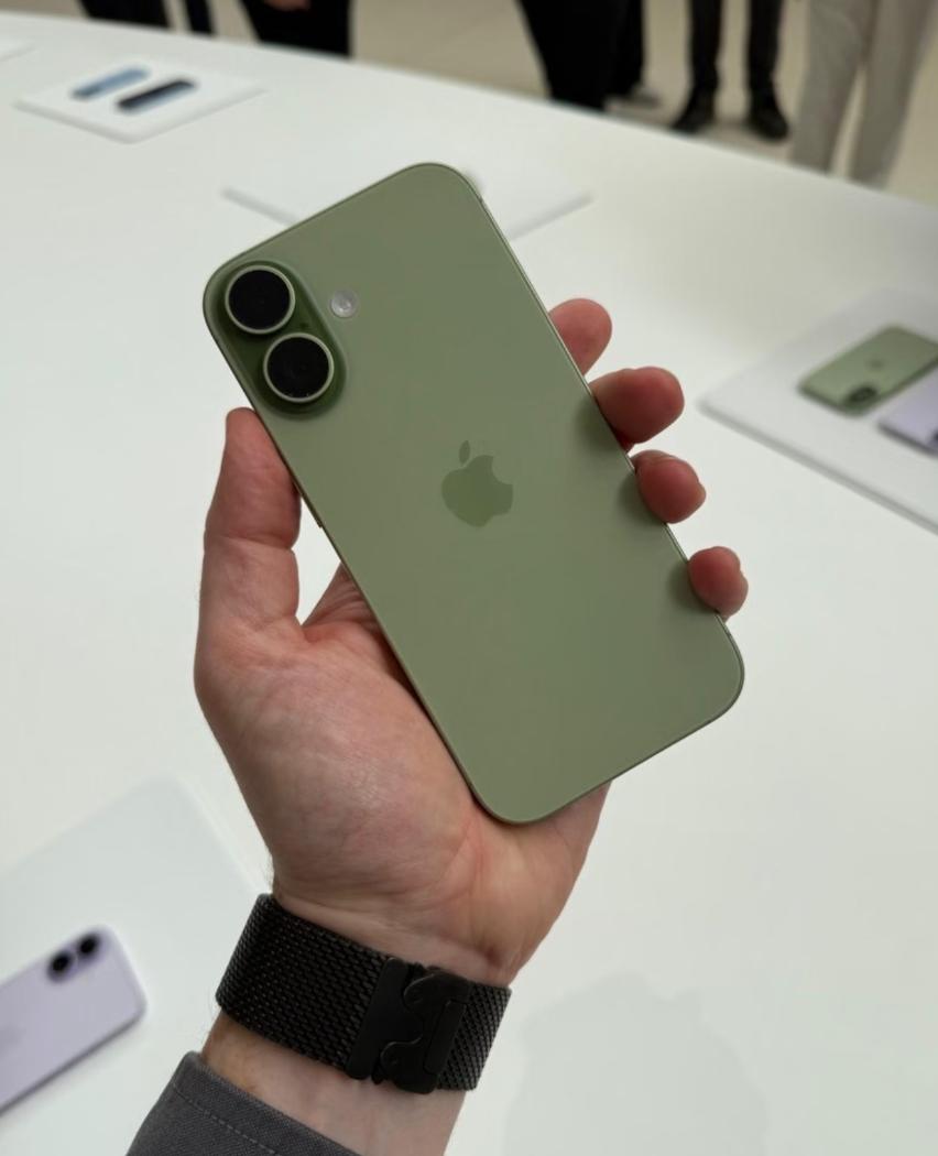 都说苹果买单不买双，今年又应验了吧？iPhone17系列这是真要无敌了..