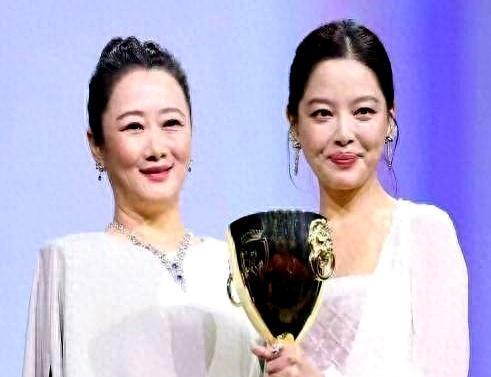辛芷蕾长文和解经纪人梁婷：从对簿公堂到云淡风轻，海棠朵朵仍是心中最柔的光近日，