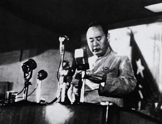 傅作义就任华北“剿总”司令后，副司令陈继承通知“中央军”将领：“凡一个团以上的兵